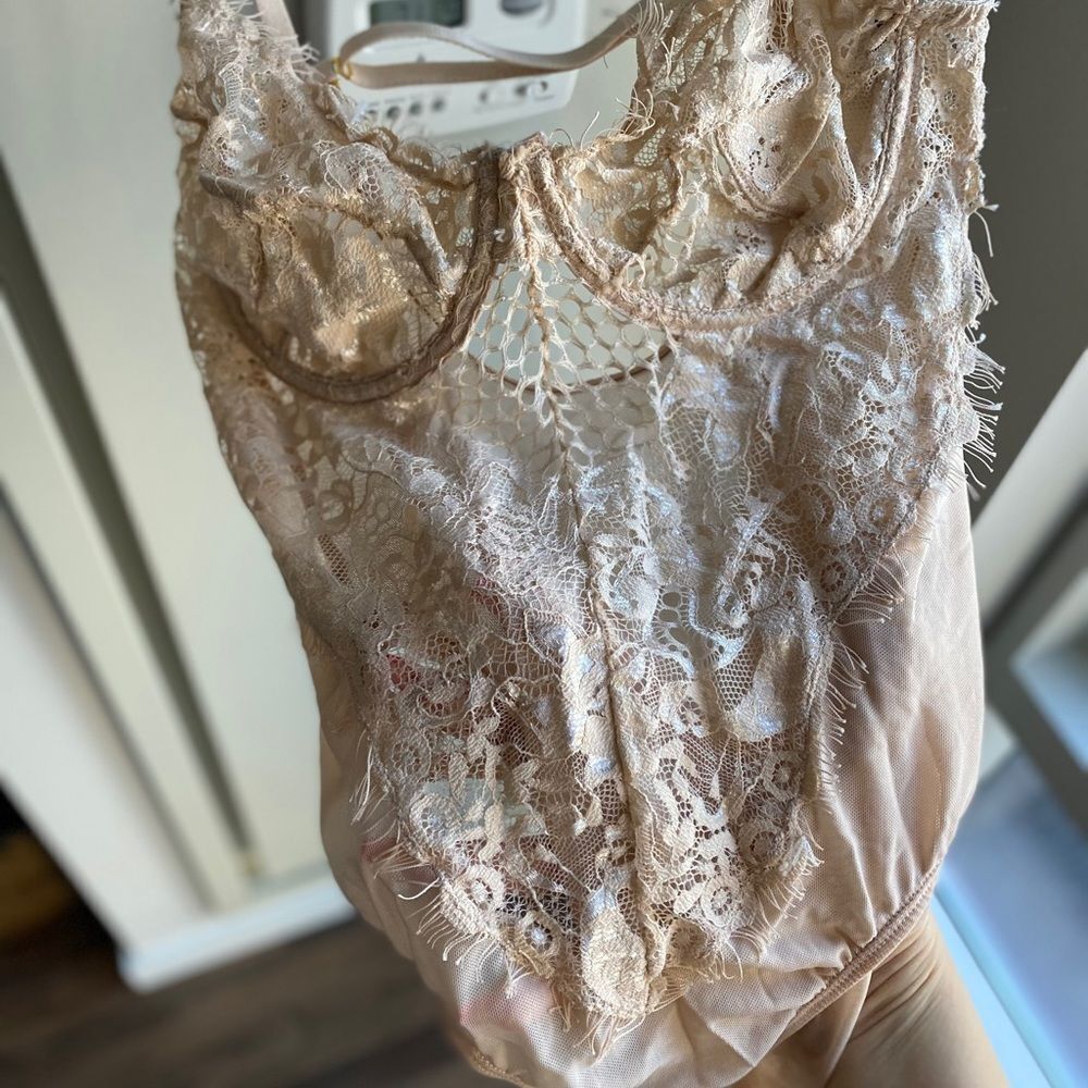 Akira Lace Bodysuit Bundle - Picture 4 of 11